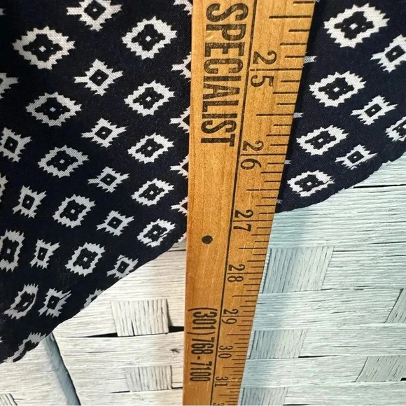 Jacks Girlfriend button down blouse navy white roll sleeve casual feminine - Picture 7 of 9